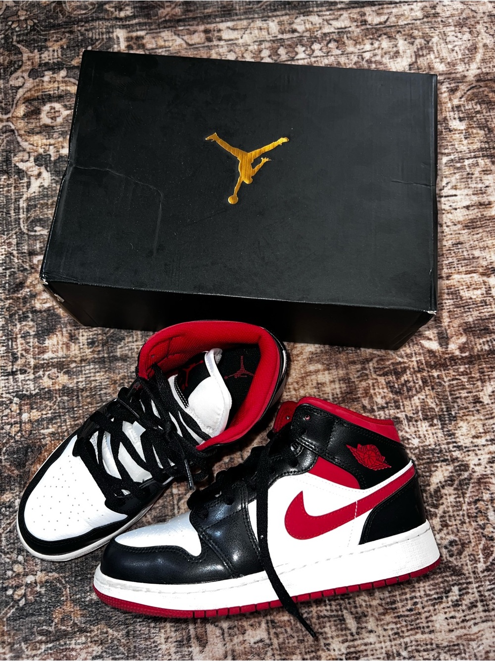Nike Air Jordan 1 Mid GS Black White Red